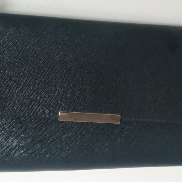 H & M Crossbody Bag 11" x 7" Kiss Lock, Polyester Black Just Like New - Picture 2 of 4